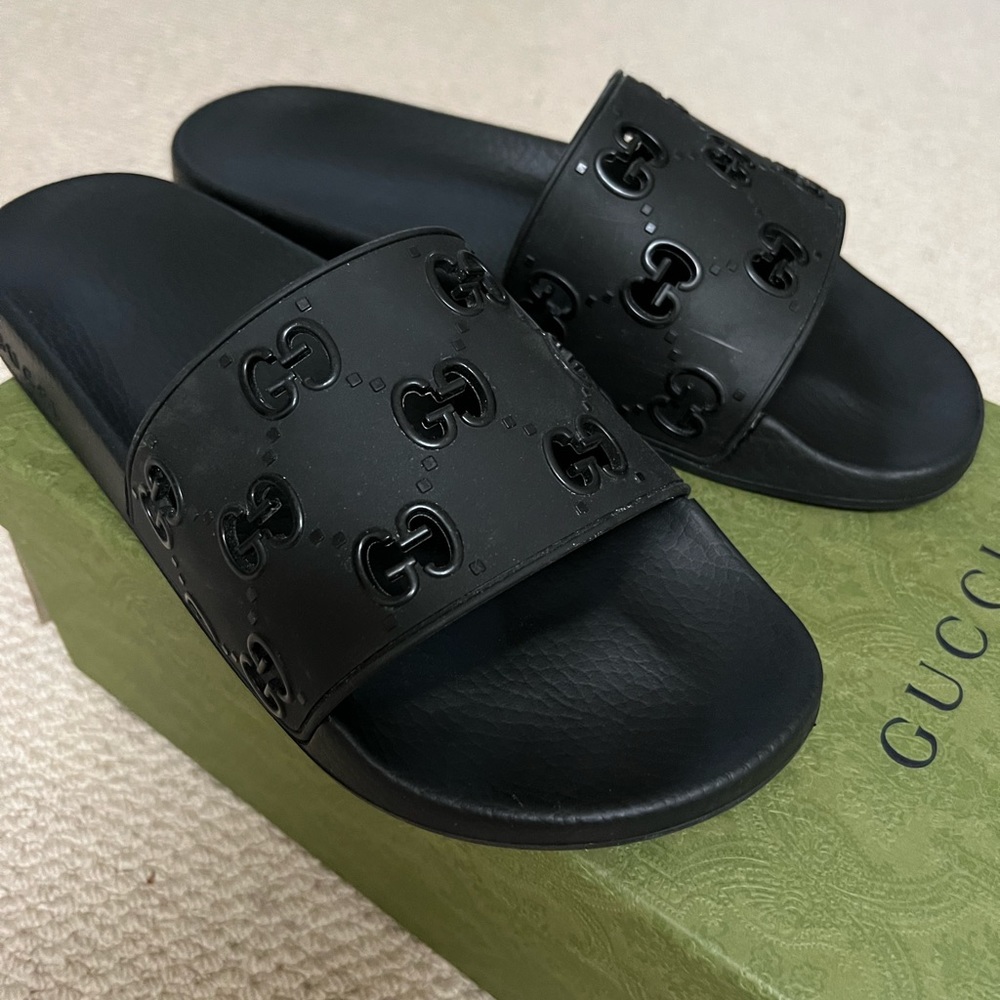 Men’s Gucci Rubber GG Slide Black Size 10 Retail $360